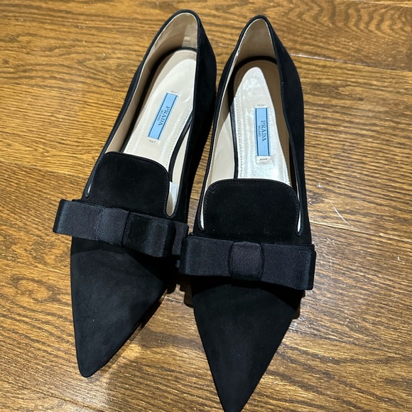 Prada suede pointed toe bow loafers size 39 - Picture 2 of 4